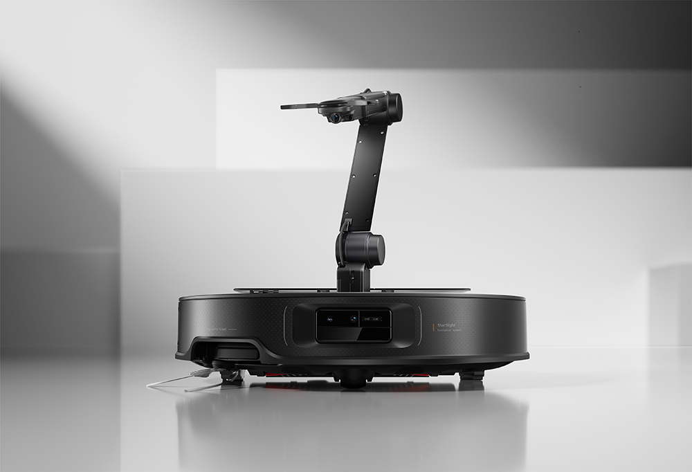 Roborock Saros Z70 Robot Vacuum Cleaner - Certified Refurbished
