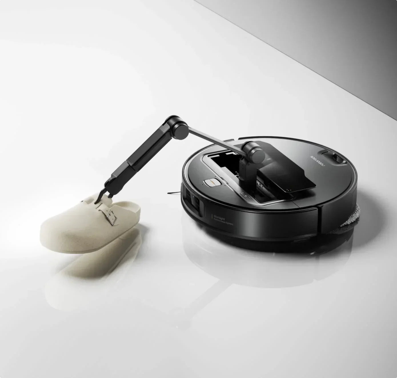 Roborock Saros Z70 Robot Vacuum Cleaner - Certified Refurbished
